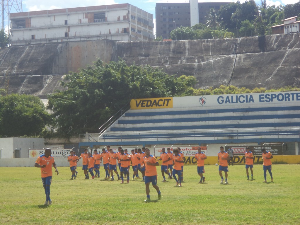 Atletas treinaram duro na manhã desta sexta. Foto: Ulisses Gama